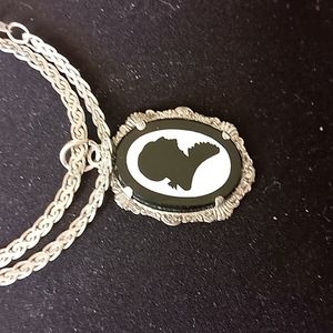 Vintage alabaster pendant silver tone necklace from Korea